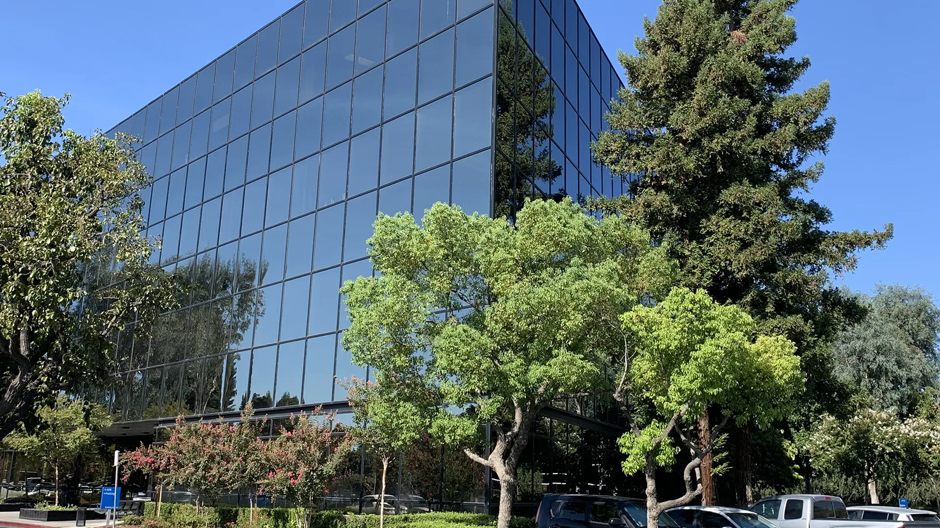 Bakersfield, CA California Ave. The Money Store